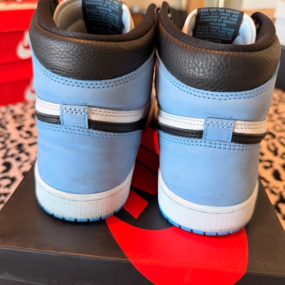 Nike Air Jordan 1 Retro High OG - University Blues - Picture 5 of 9